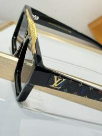 Picture of Louis Vuitton Sunglasses _SKUfw77095890fw
